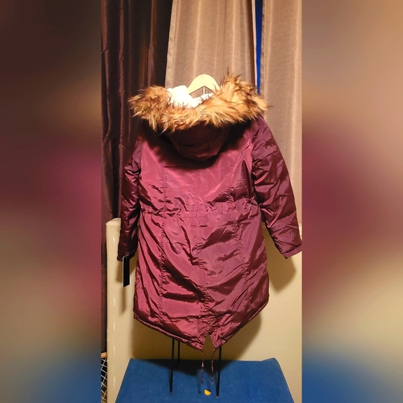 Bebe Women's Faux Fur Jacket Cranberry red Size Medium - Picture 5 of 6